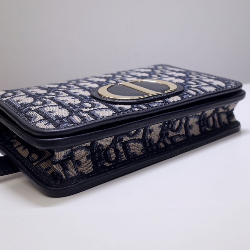 Replica Dior 30 Montaigne Pouch - premium-grade designer purse dupe
