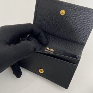 Replica Prada Saffiano Wallet - authentic-look luxury purse replica