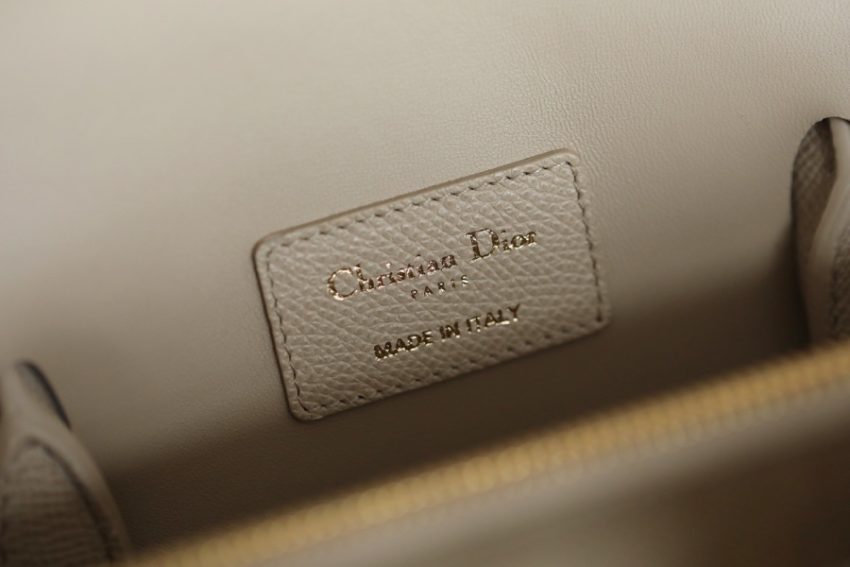 Replica Dior St Honoré Tote Beige - ultra-realistic fake designer tote