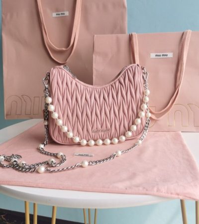 Replica Miu Miu Matelassé Pearl Pink - realistic designer-inspired fake bag