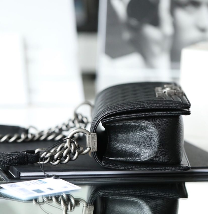 Replica CHANEL Le Boy Black Small - ultra-realistic fake designer tote