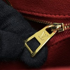 Replica LV OnTheGo PM Black - premium-grade designer purse dupe