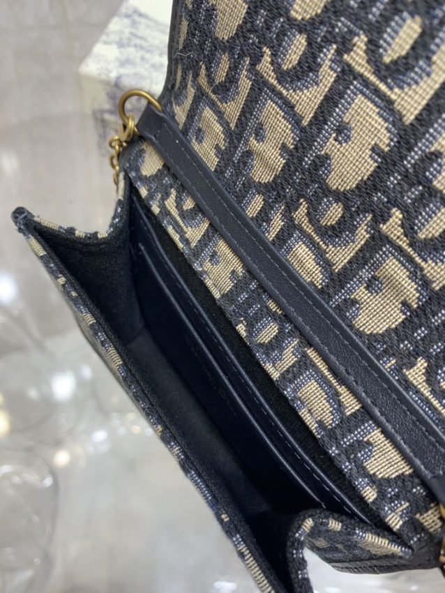 Replica Dior CD Chain Wallet - ultra-realistic fake designer tote