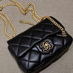 Replica CHANEL 22P Enamel Bag - high-quality designer bag clone