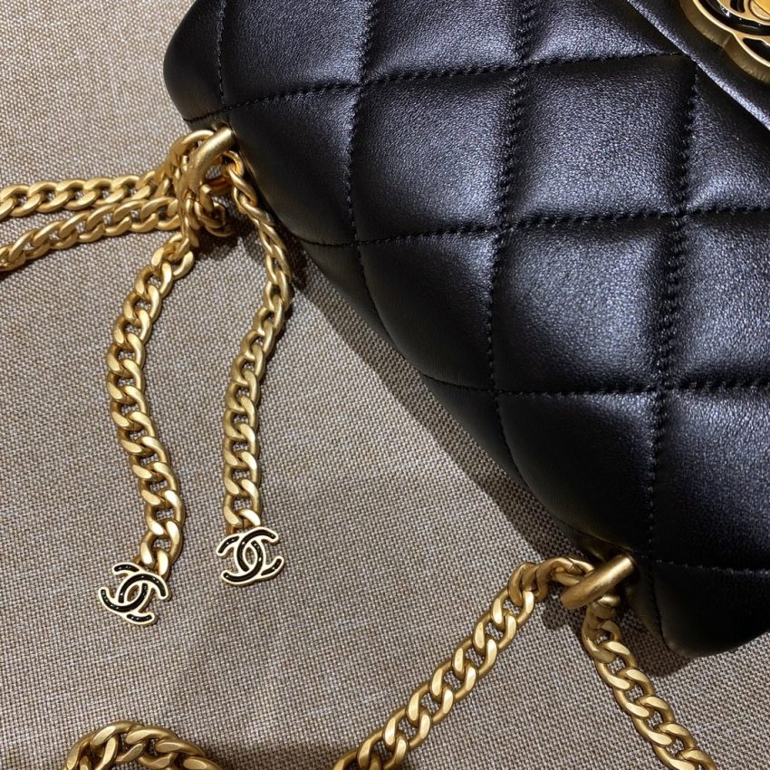 Replica CHANEL 22P Enamel Bag - ultra-realistic fake designer tote