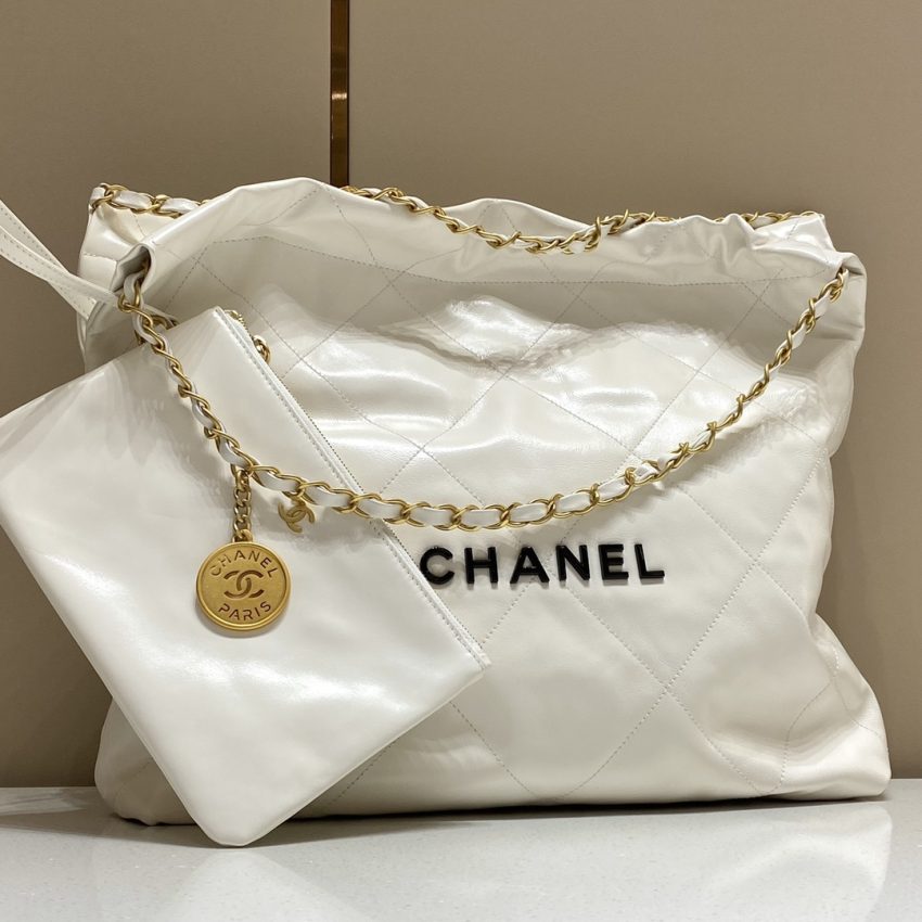 Replica CHANEL 22 Medium Handbag White - near-authentic luxury replica handbag