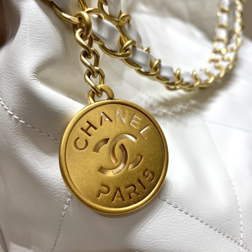 Replica CHANEL 22 Small Handbag White - 1:1 designer replica handbag