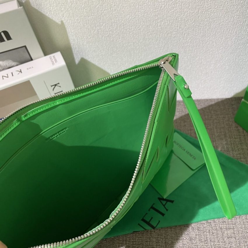 Replica Bottega Veneta Cassette Clutch Green - top-tier luxury replica shoulder bag