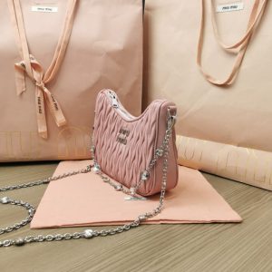 Replica Miu Miu Matelassé Crystal Pink - top-tier luxury replica shoulder bag