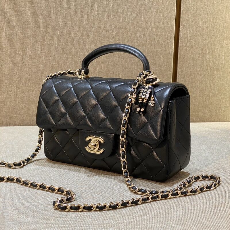 Replica CHANEL Classic Flap 20cm Lion - high-end fake designer purse
