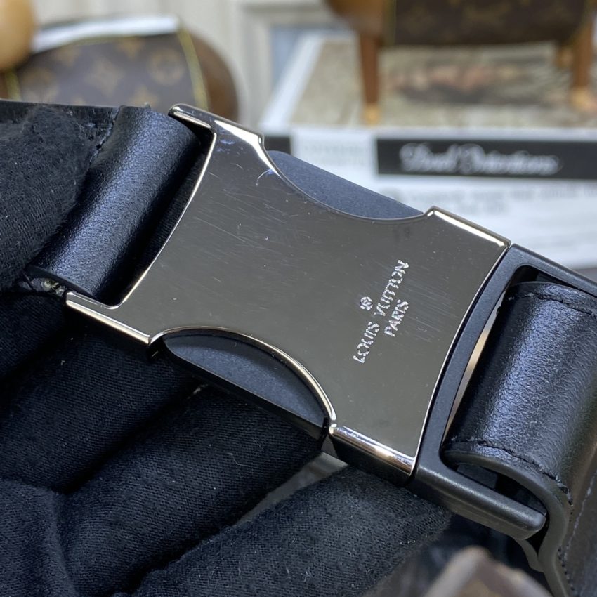 Replica Louis Vuitton Bumbag Discovery Black - ultra-realistic fake designer tote