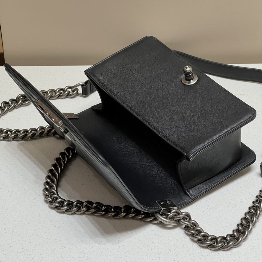 Replica CHANEL Le Boy V Black - Silver - best-selling designer handbag dupe