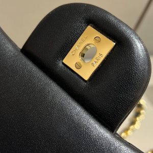 Replica CHANEL Classic Flap 33cm Maxi - high-quality designer bag clone