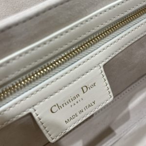 Replica Dior 30 Montaigne Avenue Bag White - authentic-look luxury purse replica