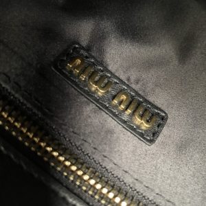 Replica Miu Miu Matelassé Tote Black - realistic designer-inspired fake bag
