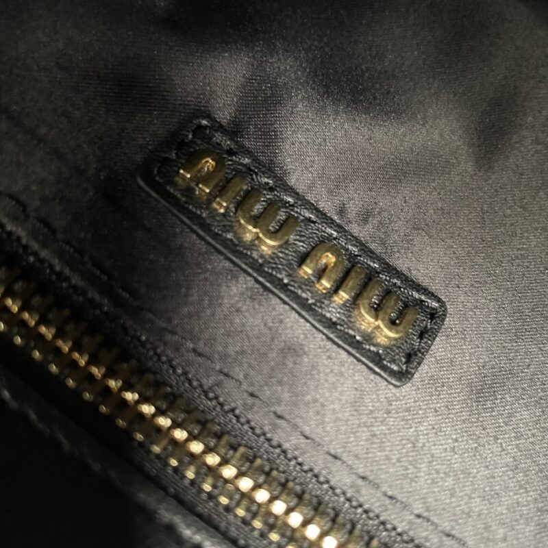 Replica Miu Miu Matelassé Tote Black - realistic designer-inspired fake bag