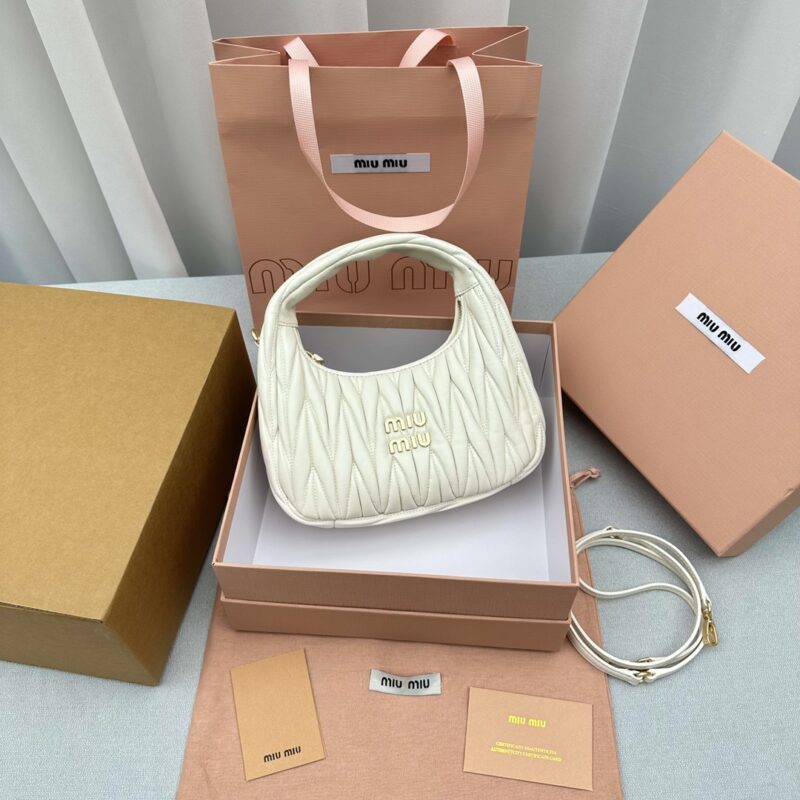 Replica Miu Miu Wander White 1 Replica Miu Miu Wander White - premium 1:1 fake handbag model