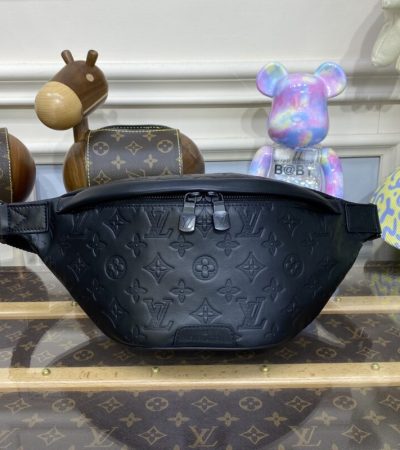 Replica Louis Vuitton Bumbag Discovery Full Black - authentic-look luxury purse replica