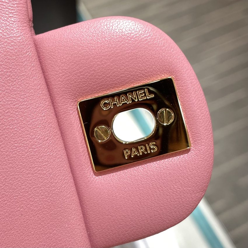 Replica CHANEL Classic Flap 17cm Pink - realistic designer-inspired fake bag