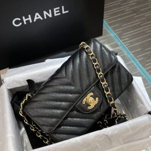 Replica CHANEL Classic Flap V 20cm - best-selling designer handbag dupe