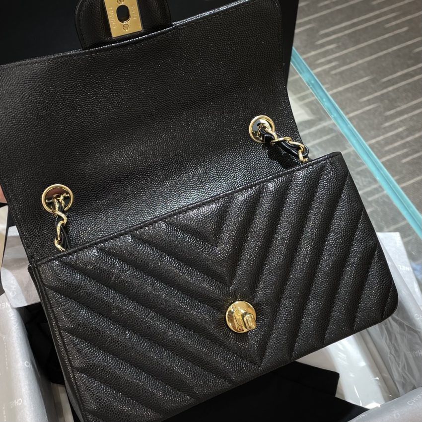 Replica CHANEL Classic Flap V 20cm - high-quality designer bag clone