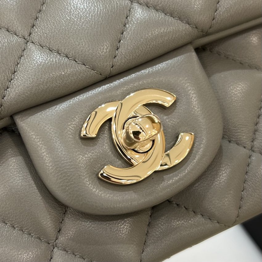 Replica CHANEL Classic Flap 17cm Grey - realistic designer-inspired fake bag