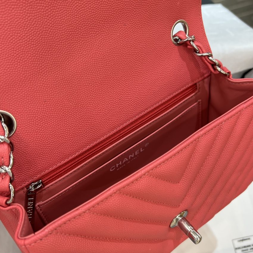 Replica CHANEL Classic Flap V 20cm Red - best-selling designer handbag dupe