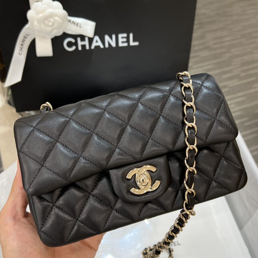 Replica CHANEL Classic Flap 20cm Black - top-tier luxury replica shoulder bag