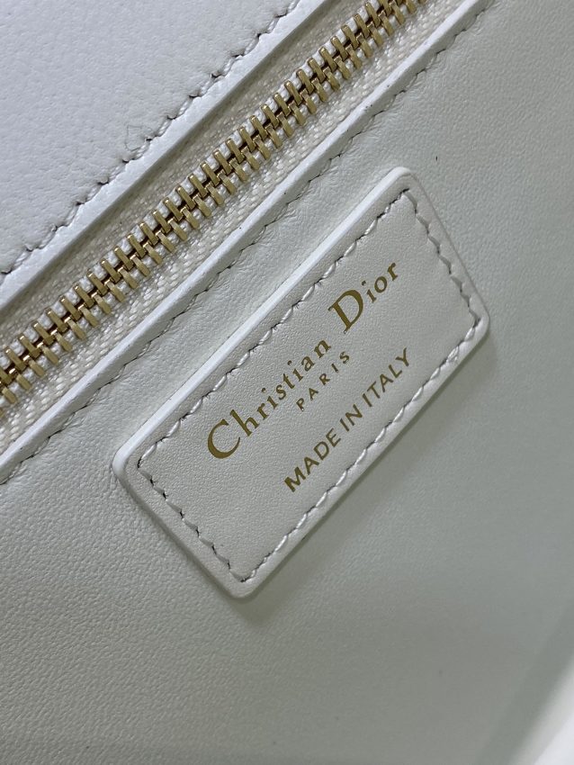 Replica Dior 30 Montaigne White - high-quality designer bag clone