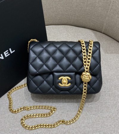 Replica CHANEL Camellia Flap Black - high-end fake designer purse