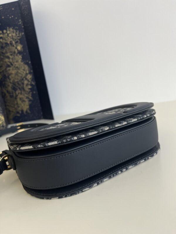 Replica Dior Signature CD - ultra-realistic fake designer tote