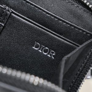 Replica Dior Zipped Pouch Diamond Black - authentic-look luxury purse replica