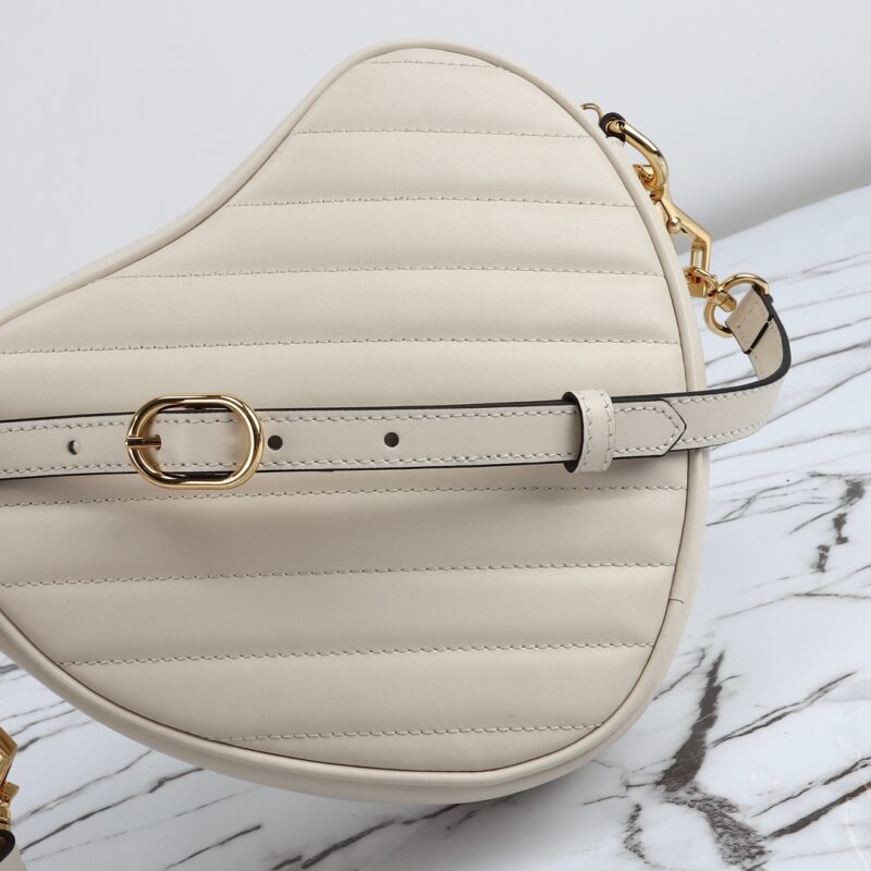 Replica Gucci Interlocking G Mini Heart White - authentic-look luxury purse replica
