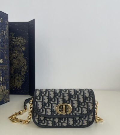 Replica Dior 30 Montaigne Avenue Bag - ultra-realistic fake designer tote