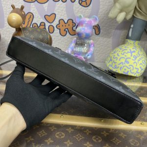 Replica Louis Vuitton Takeoff Pouch - realistic designer-inspired fake bag