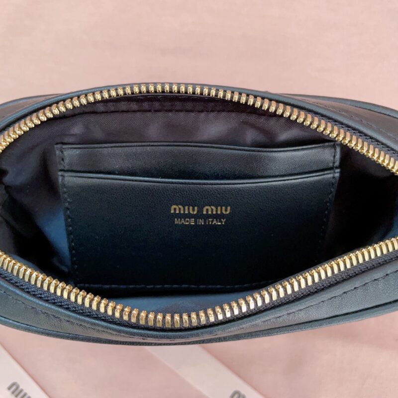 Replica Miu Miu Clutch Black - authentic-look luxury purse replica