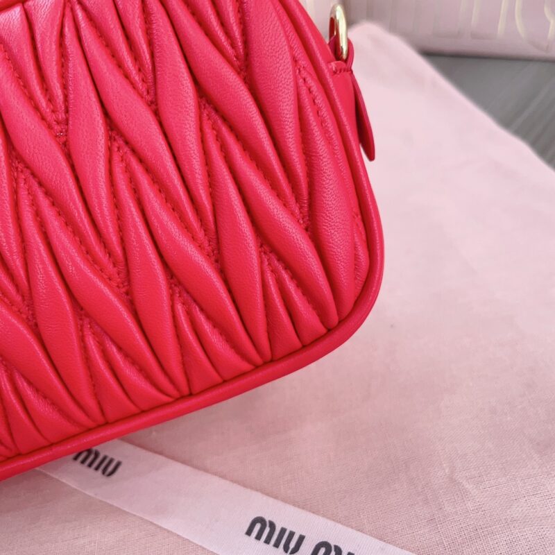Replica Miu Miu Clutch Red - premium-grade designer purse dupe