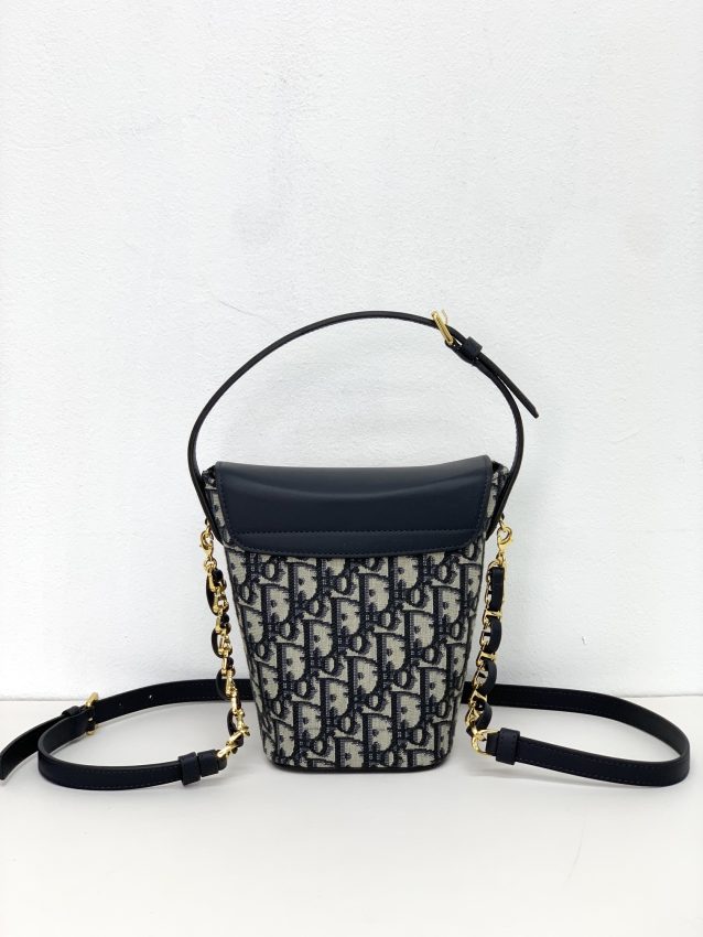 Replica Dior 30 Montaigne Amber Chain - realistic designer-inspired fake bag