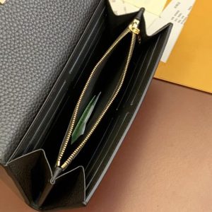 Replica Louis Vuitton Capucines Long Black - near-authentic luxury replica handbag