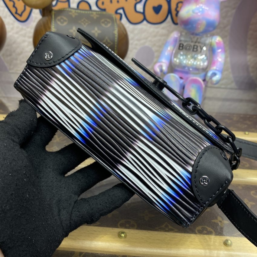 Replica Louis Vuitton Steamer Wearable Wallet II - authentic-look luxury purse replica