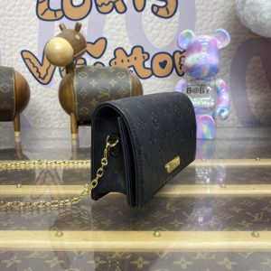 Replica Louis Vuitton Wallet On Chain Lily Black - top-tier luxury replica shoulder bag