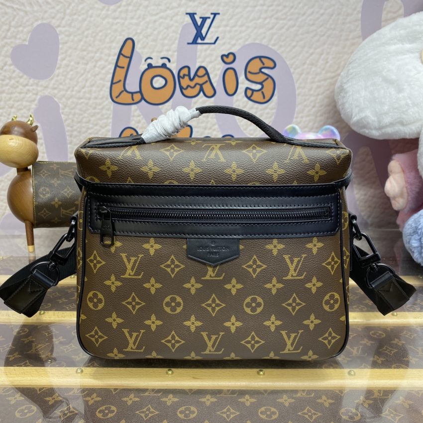 Replica Louis Vuitton Trail Messenger Bag - authentic-look luxury purse replica