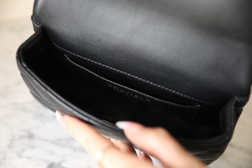 Replica CHANEL CF 19 cm Handle Black - ultra-realistic fake designer tote