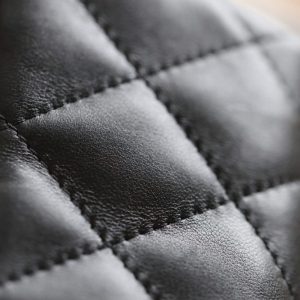 Replica CHANEL CF 19 cm Handle Black - near-authentic luxury replica handbag