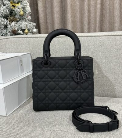Replica Lady Dior Medium Ultramatte Black - high-end fake designer purse