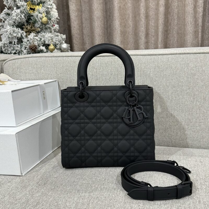 Replica Lady Dior Medium Ultramatte Black - high-end fake designer purse