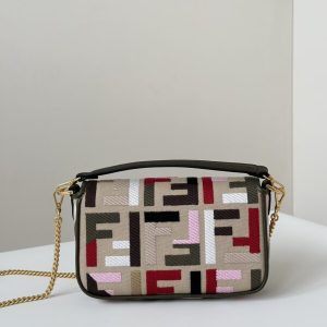 Replica Fendi Baguette Small Beige - near-authentic luxury replica handbag