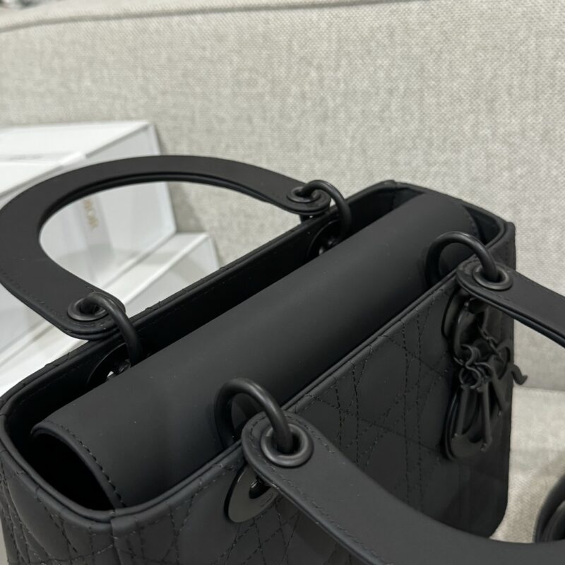 Replica Lady Dior Medium Ultramatte Black - high-quality designer bag clone