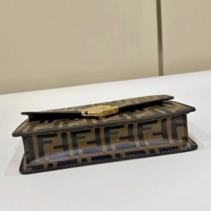 Replica Fendi Baguette Wallet on Chain - ultra-realistic fake designer tote