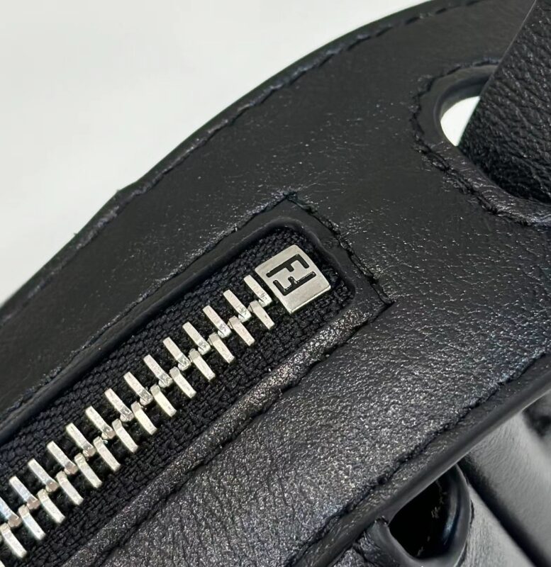 Replica Fendi Simply Black - authentic-look luxury purse replica